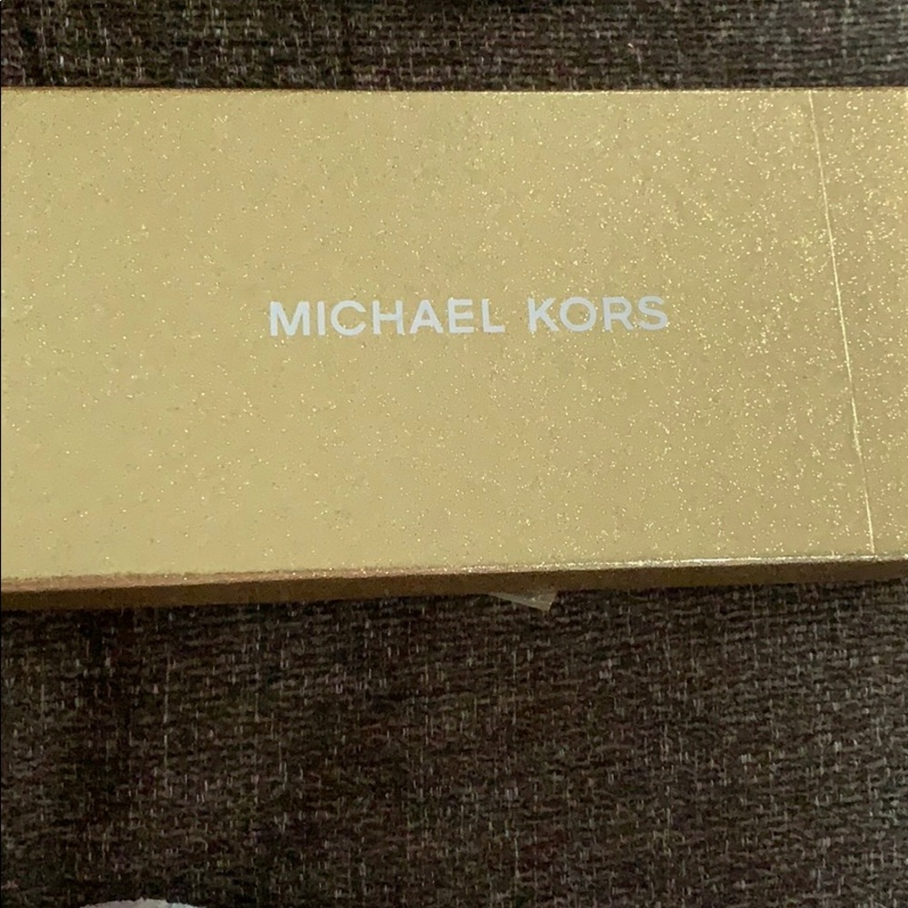 COPY - Michael Kors giftable wallet